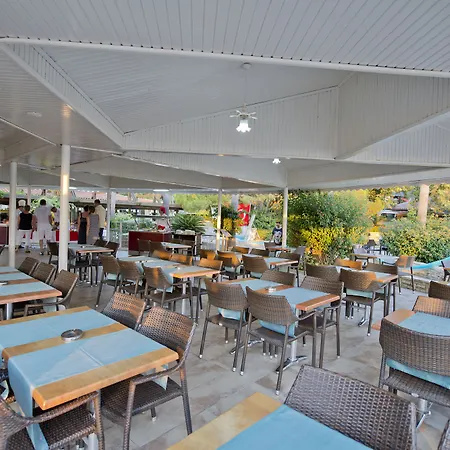 Trendy Adults Only Otel Side